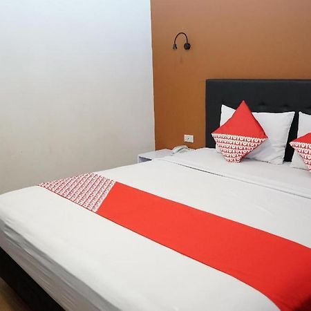 Ren'Z Hotel Pangkal Pinang Eksteriør bilde