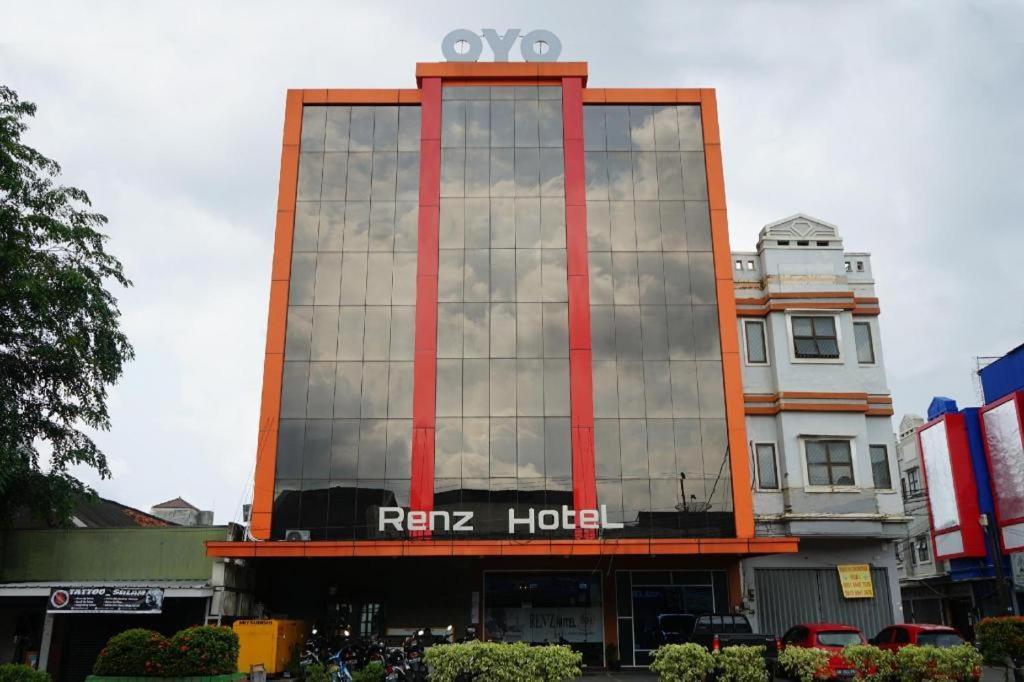 Ren'Z Hotel Pangkal Pinang Eksteriør bilde