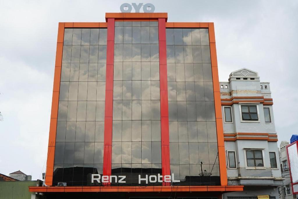 Ren'Z Hotel Pangkal Pinang Eksteriør bilde